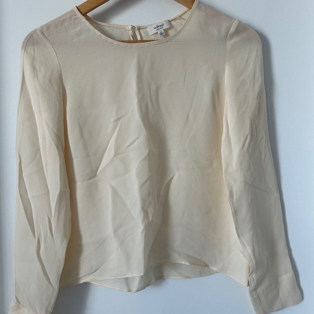 Aritzia Wilfred 100% silk blouse